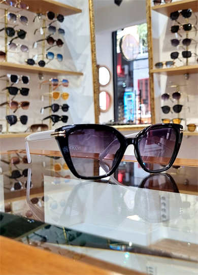 Naomi Siyah&Beyaz Güneş Gözlüğü