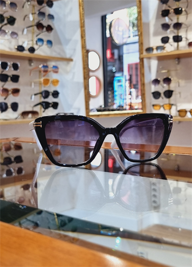 Naomi Siyah&Beyaz Güneş Gözlüğü