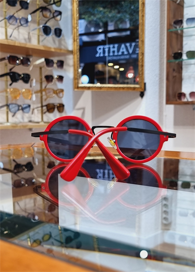 Onix Kırmızı Güneş Gözlüğü