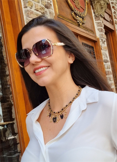 Queen Swarovski Antirefle Cam Özellikli Krem Detaylı Güneş Gözlüğü