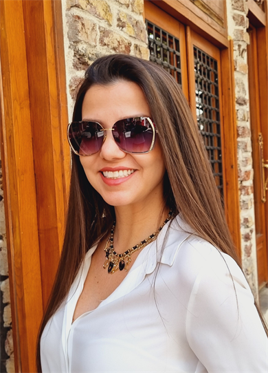 Queen Swarovski Antirefle Cam Özellikli Krem Detaylı Güneş Gözlüğü