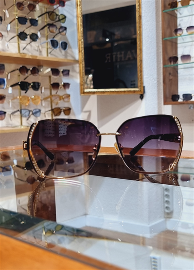 Queen Swarovski Antirefle Cam Özellikli Siyah Güneş Gözlüğü