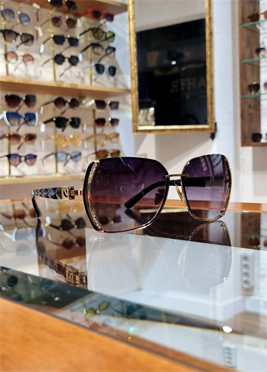 Queen Swarovski Antirefle Cam Özellikli Siyah Güneş Gözlüğü