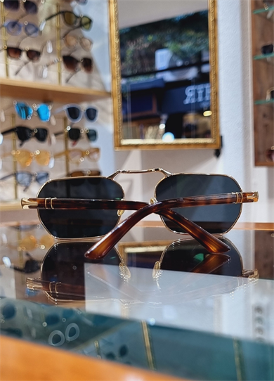 The One Antirefle Özellikli Siyah Cam Güneş Gözlüğü