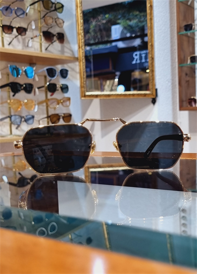 The One Antirefle Özellikli Siyah Cam Güneş Gözlüğü