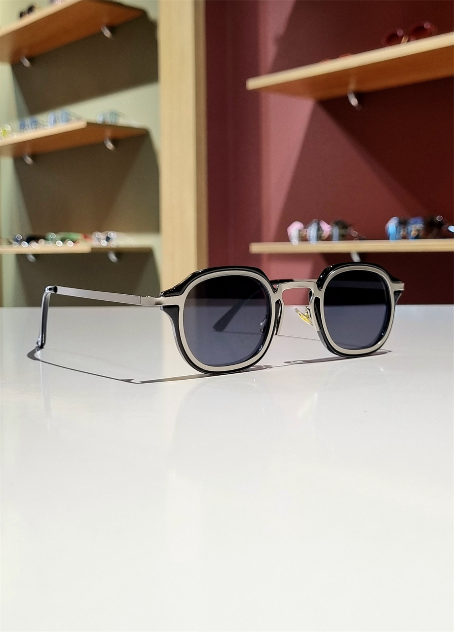 Marta Metallic Gray Frame Black Colored Güneş Gözlüğü
