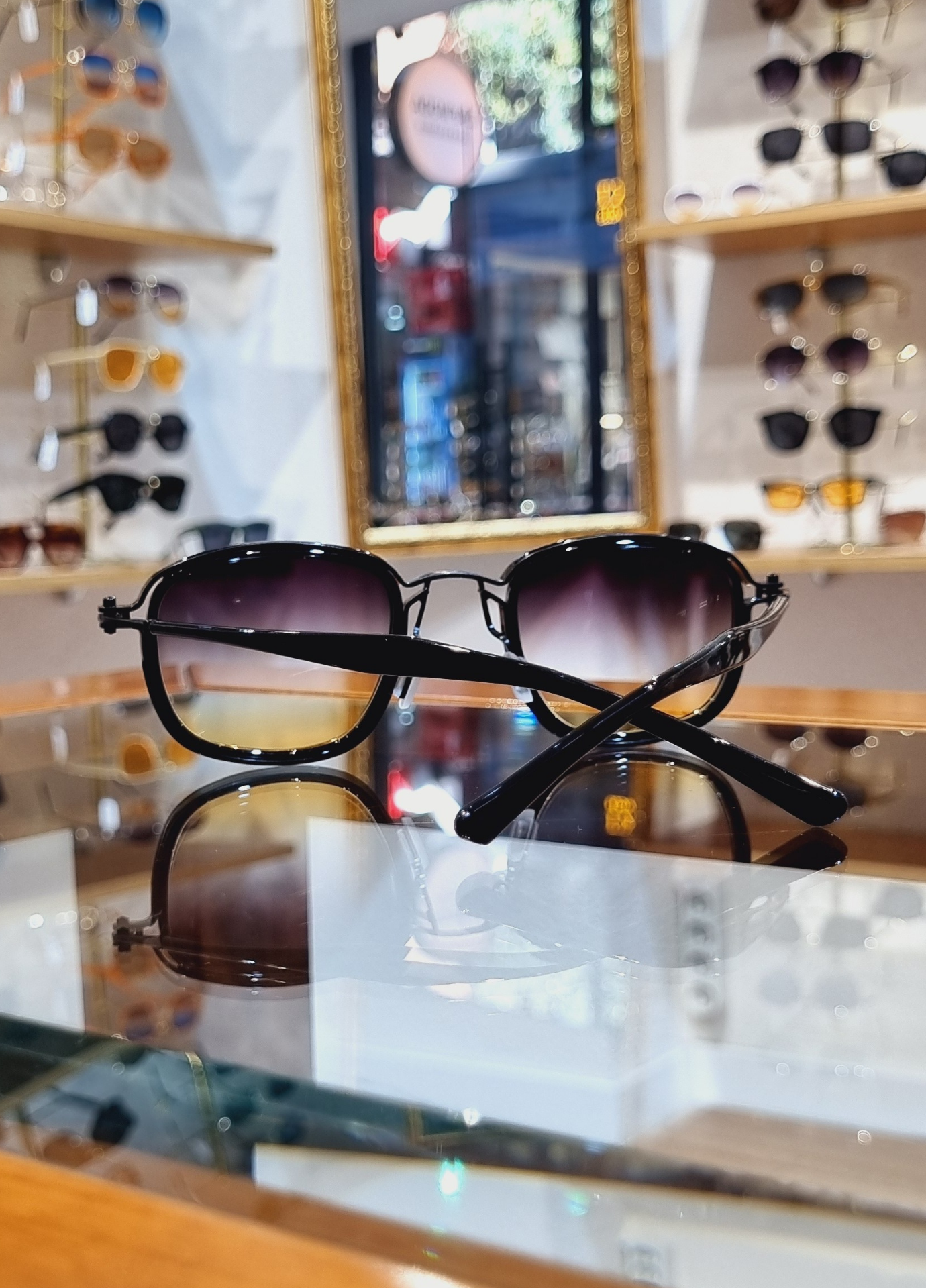 Matiz Siyah Çerçeve Renkli Lens Güneş Gözlüğü