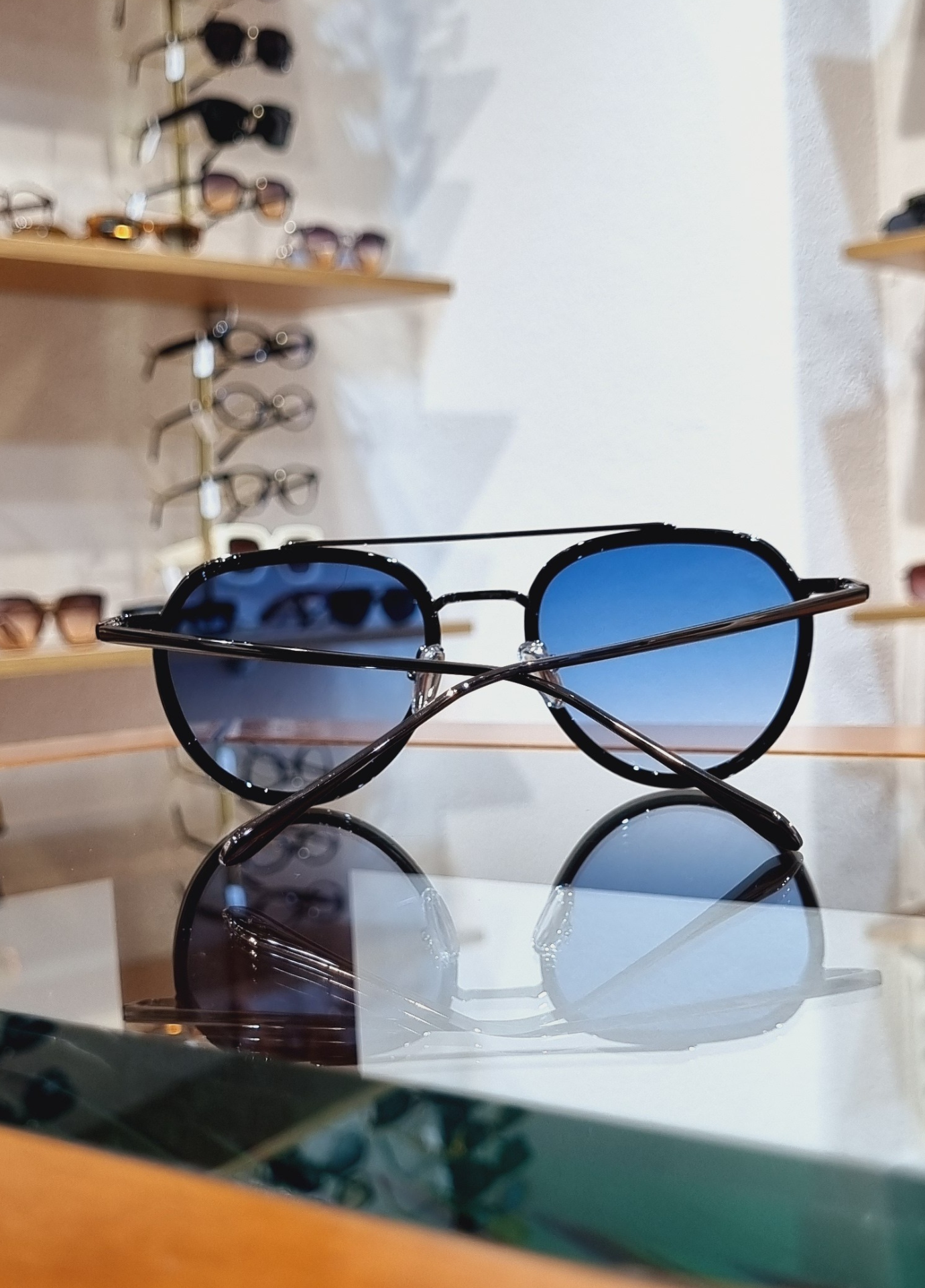 Monroe Siyah Çerçeve Mavi Lens Güneş Gözlüğü