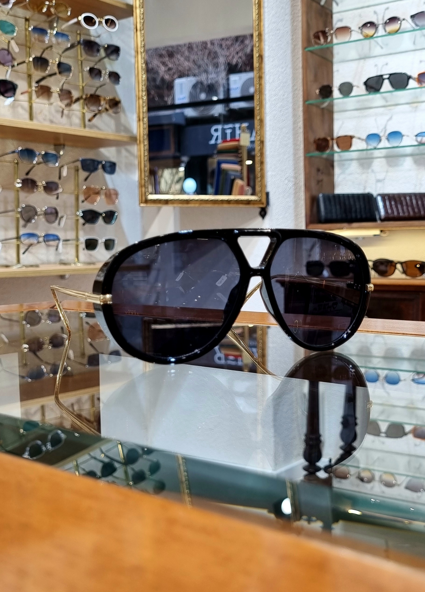 Olympias Siyah Güneş Gözlüğü