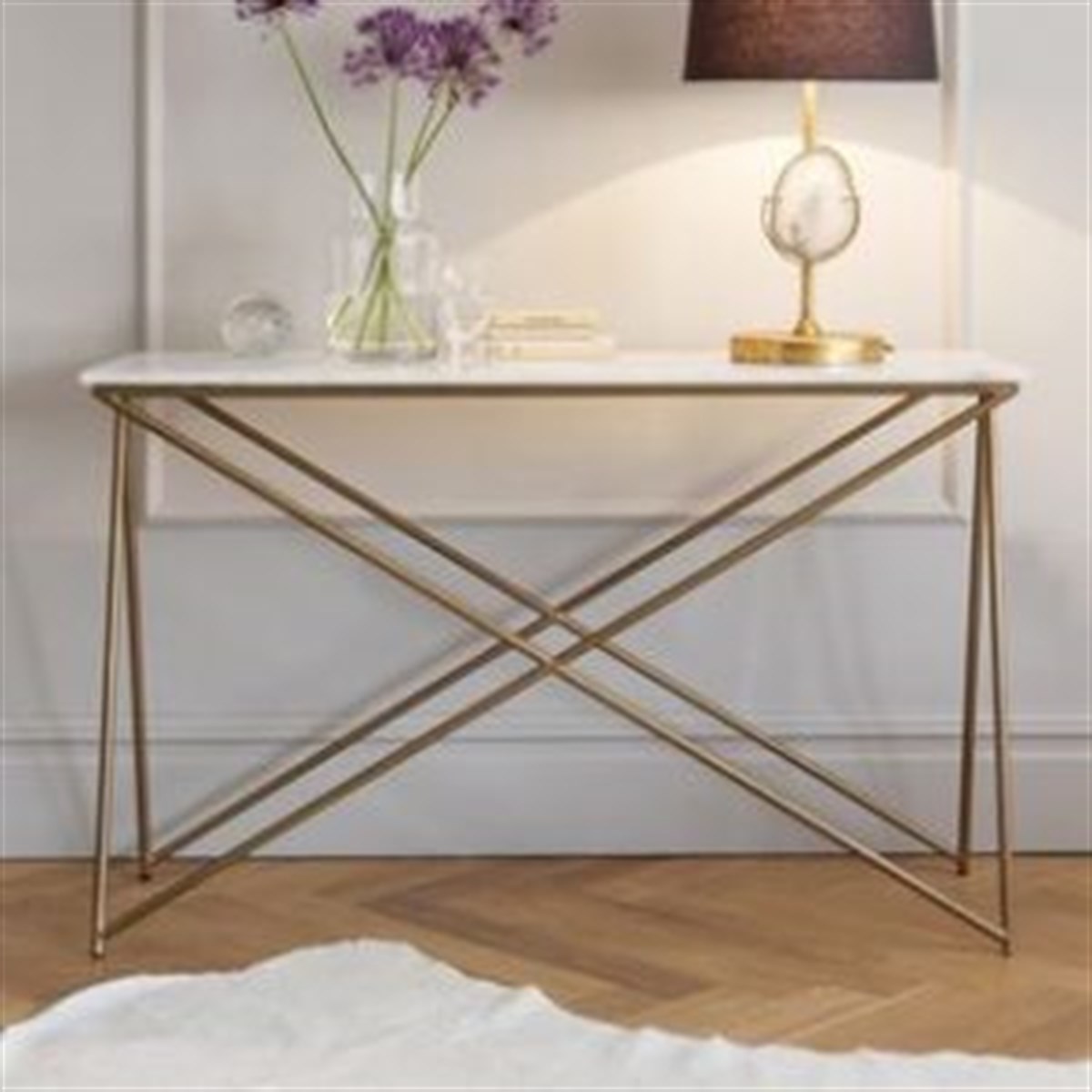 Консоль что это. Консоль Neoclassic Console Table. Консоль Hallway Table. Консольный столик придиванный лофт. Стол-консоль Sicilia Console Table.