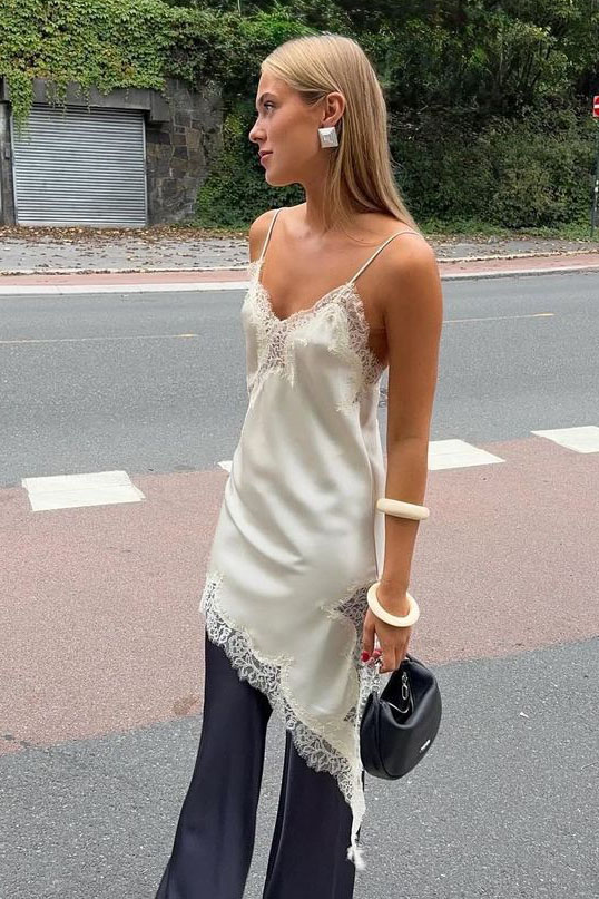 Beyaz Dantelli Asimetrik Saten Kadın Elbise SH349