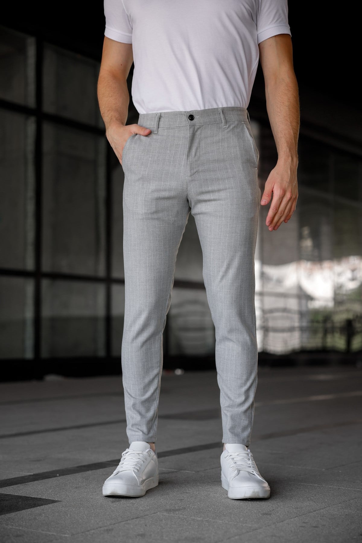 Erkek Açık Gri Slim Fit Çizgili Likralı Yan Cep Bilek Boy Kumaş Pantolon