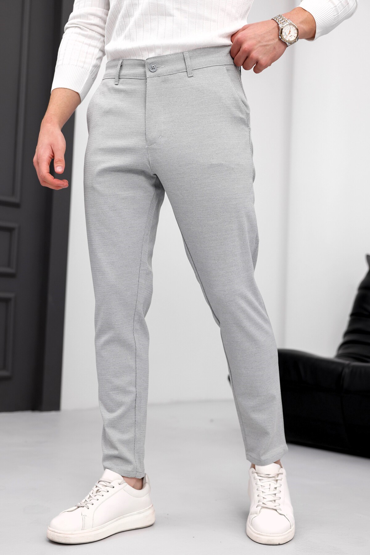 Erkek Açık Gri Slim Fit Likralı Armür Desenli Casual Pantolon
