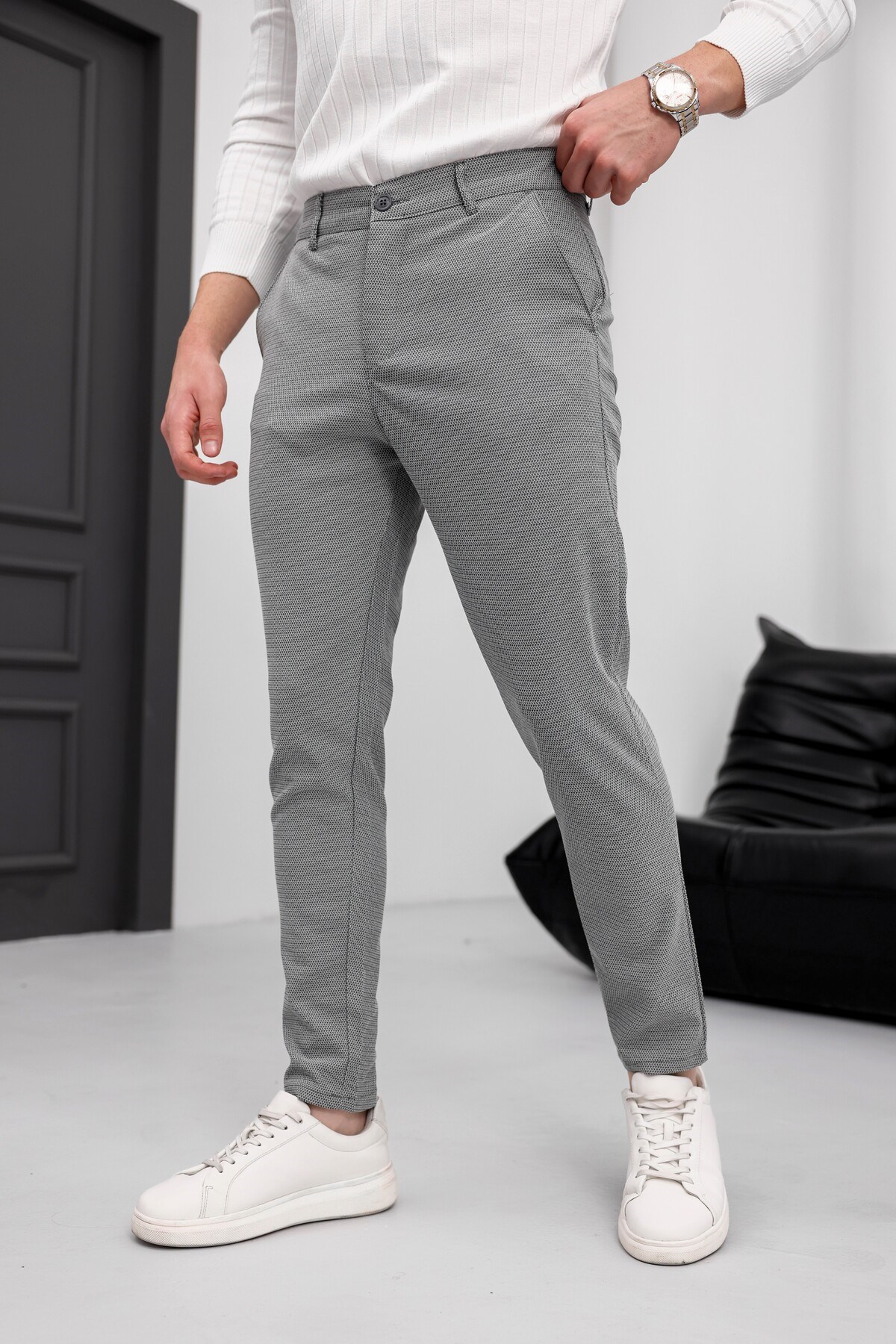 Erkek Koyu Gri Slim Fit Likralı Armür Desenli Casual Pantolon