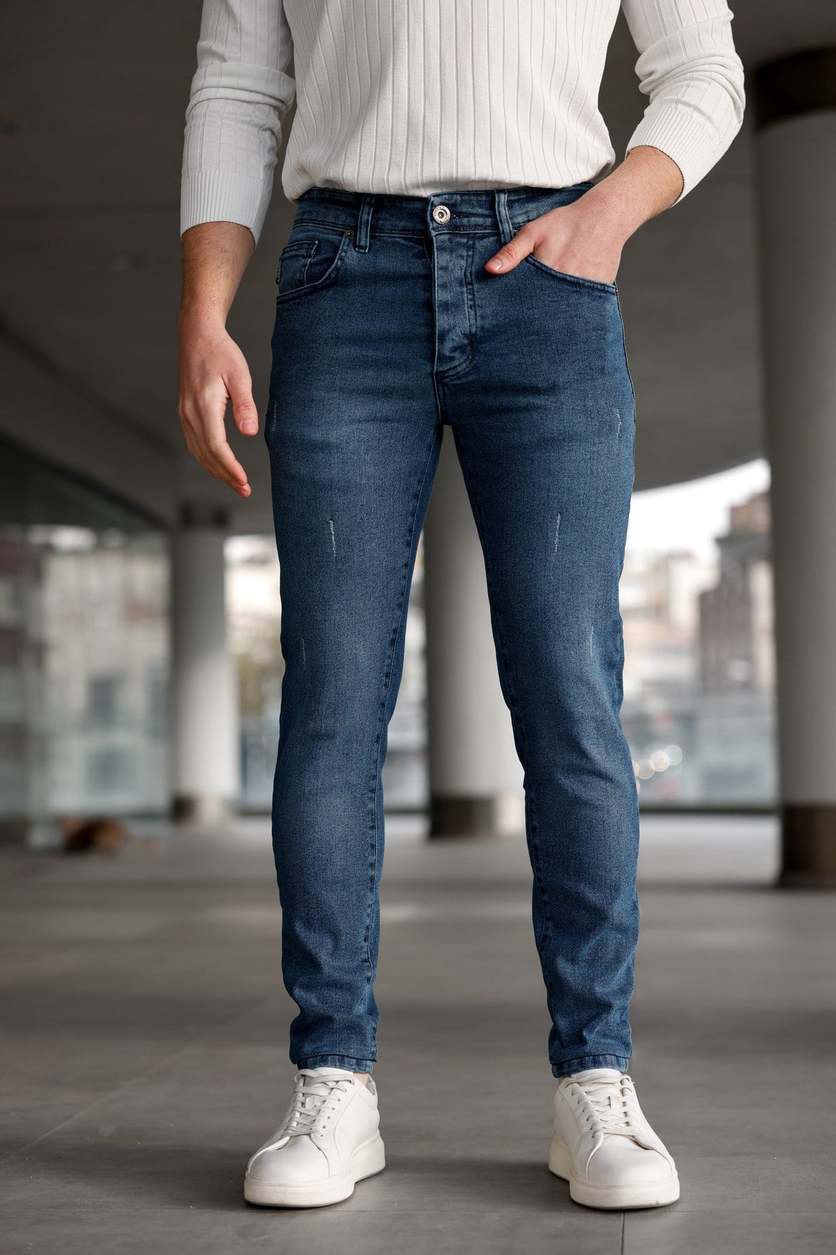 Erkek Mavi Slim Fit Likralı Dar Paça Lazerli Kot Pantolon