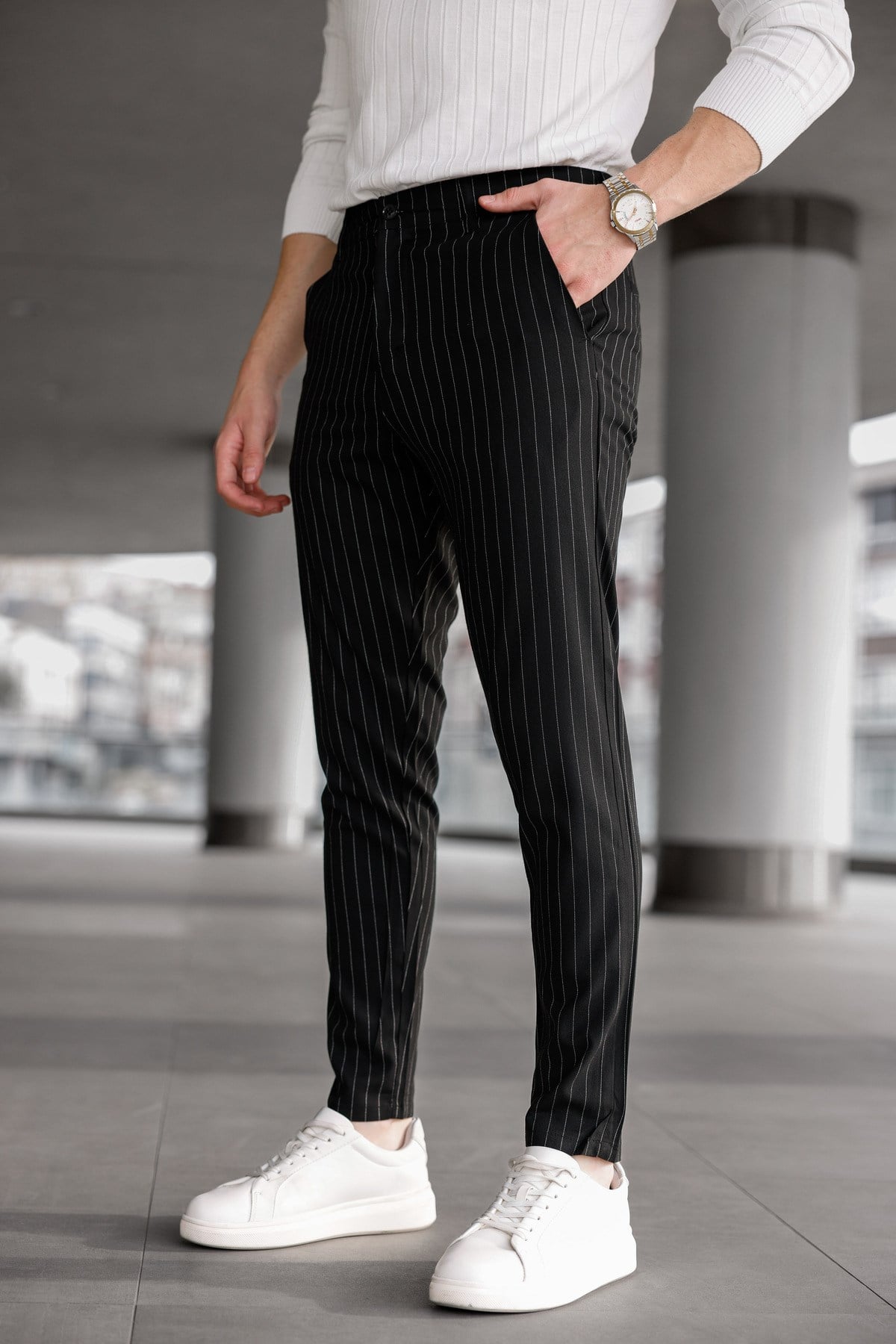 Erkek Siyah Slim Fit Çizgili Likralı Yan Cep Bilek Boy Kumaş Pantolon