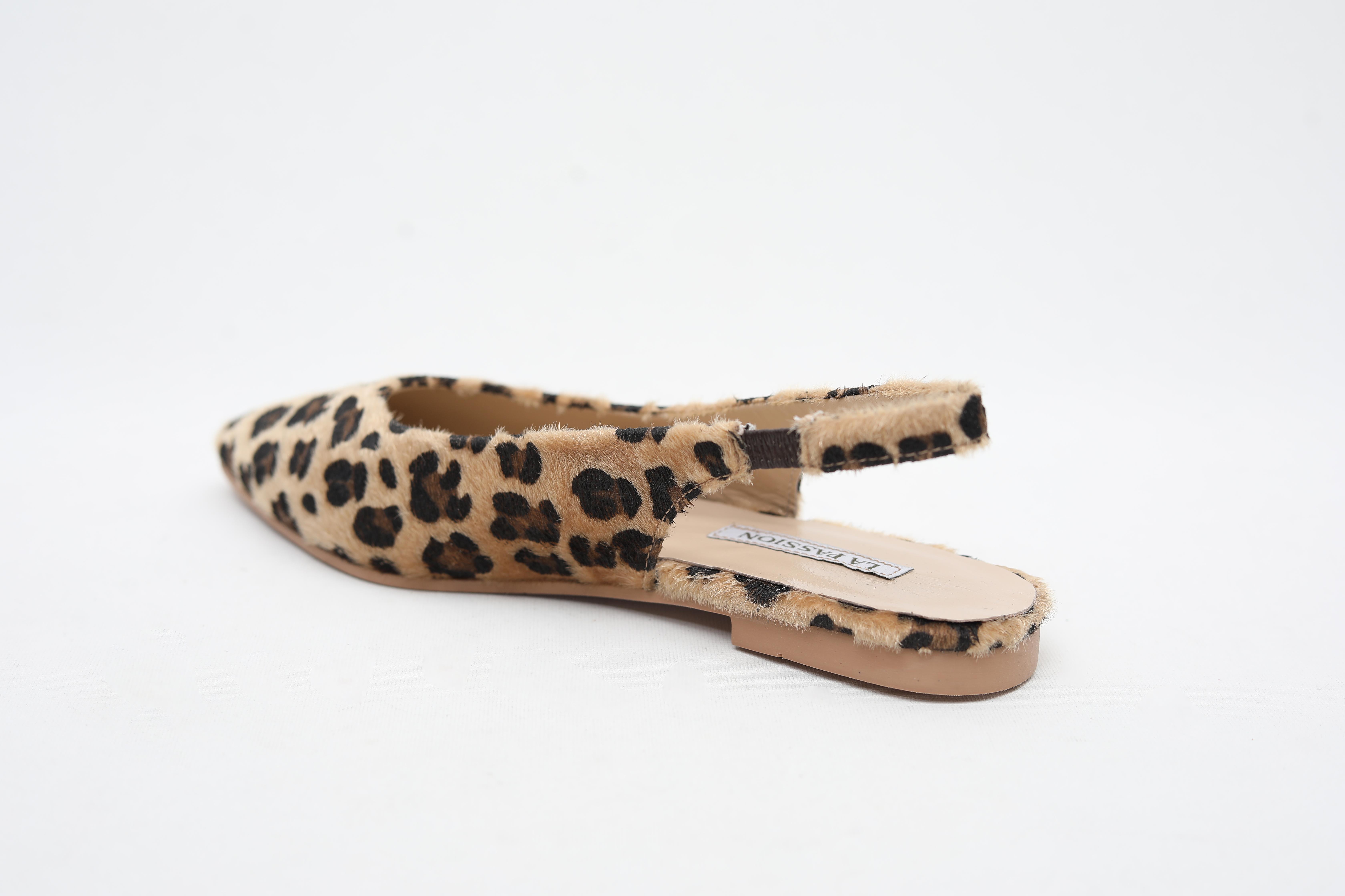 Arkası Açık Lastik Detaylı Leopar Kadın Ayakkabı
