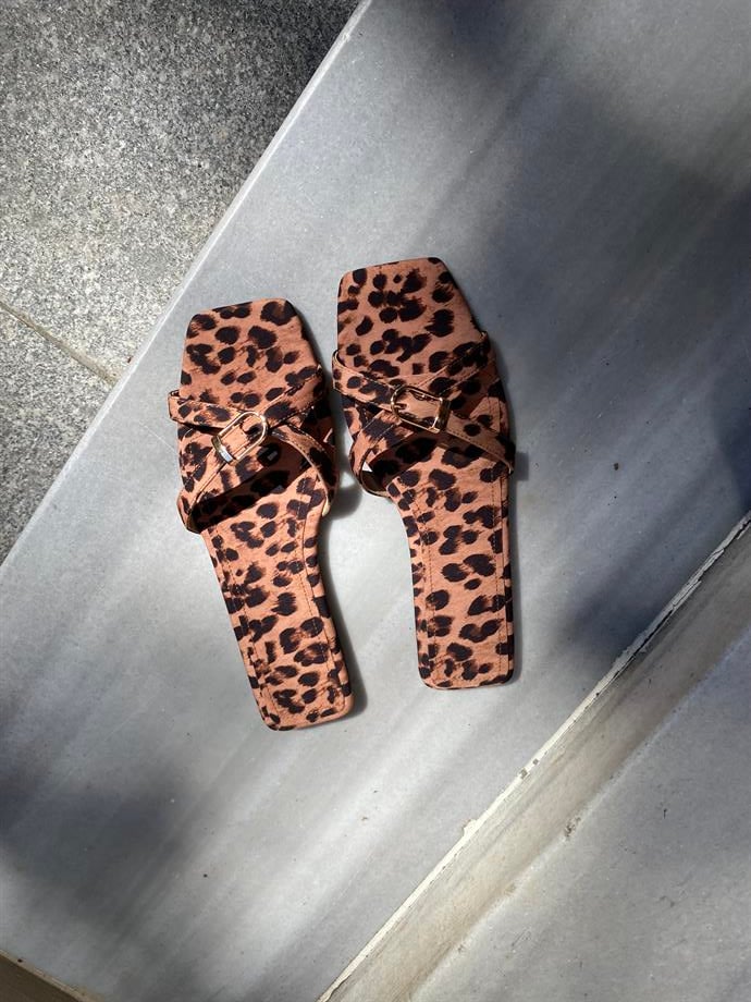 DÜZ TOKALI LEOPAR TERLİK