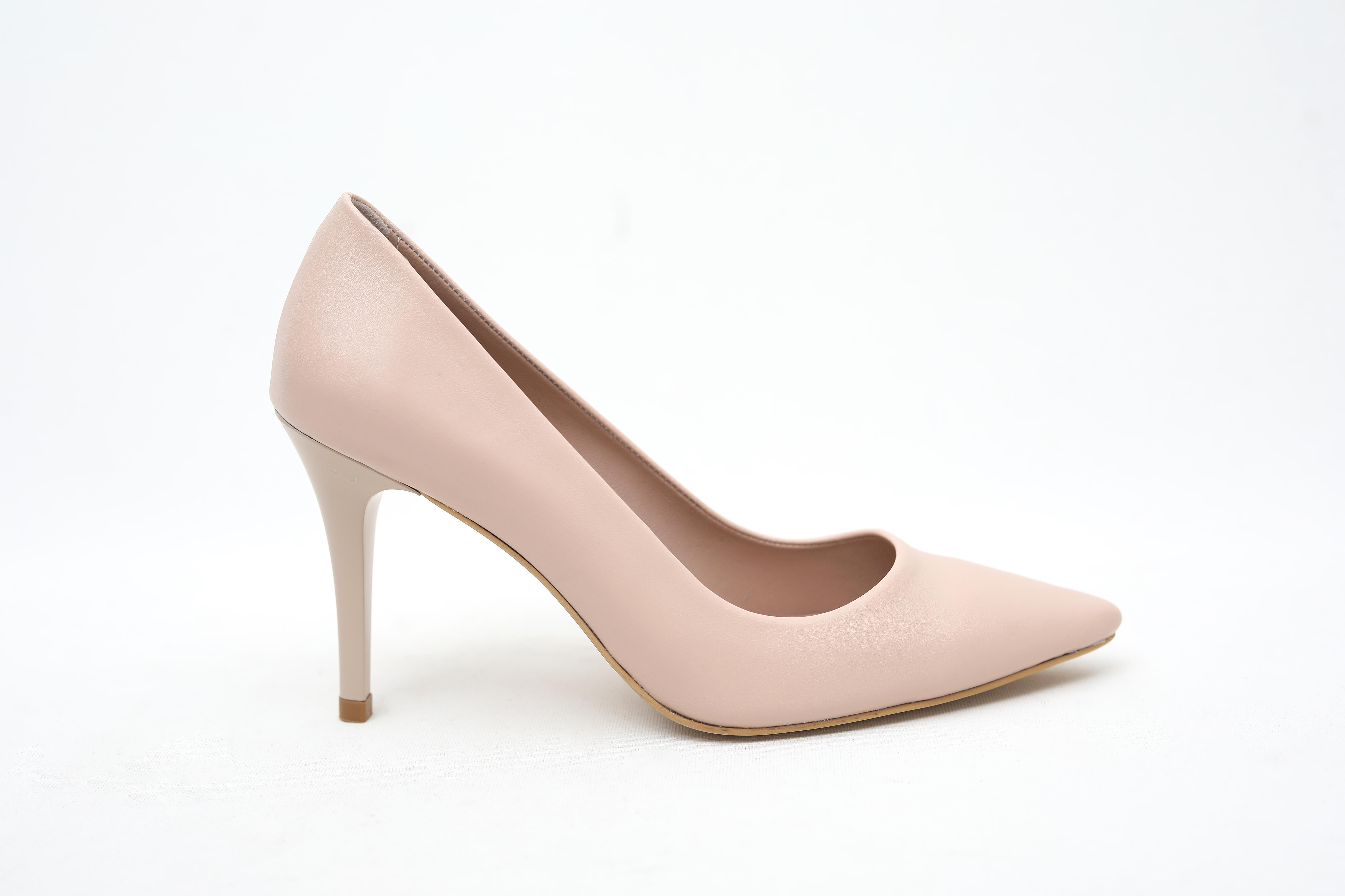 El Yapımı Nude Kadın Stiletto