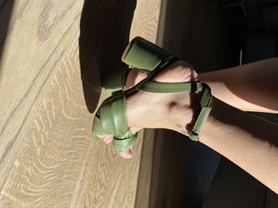 Hakiki Deri Yağ Yeşili Topuklu Kadın Sandalet