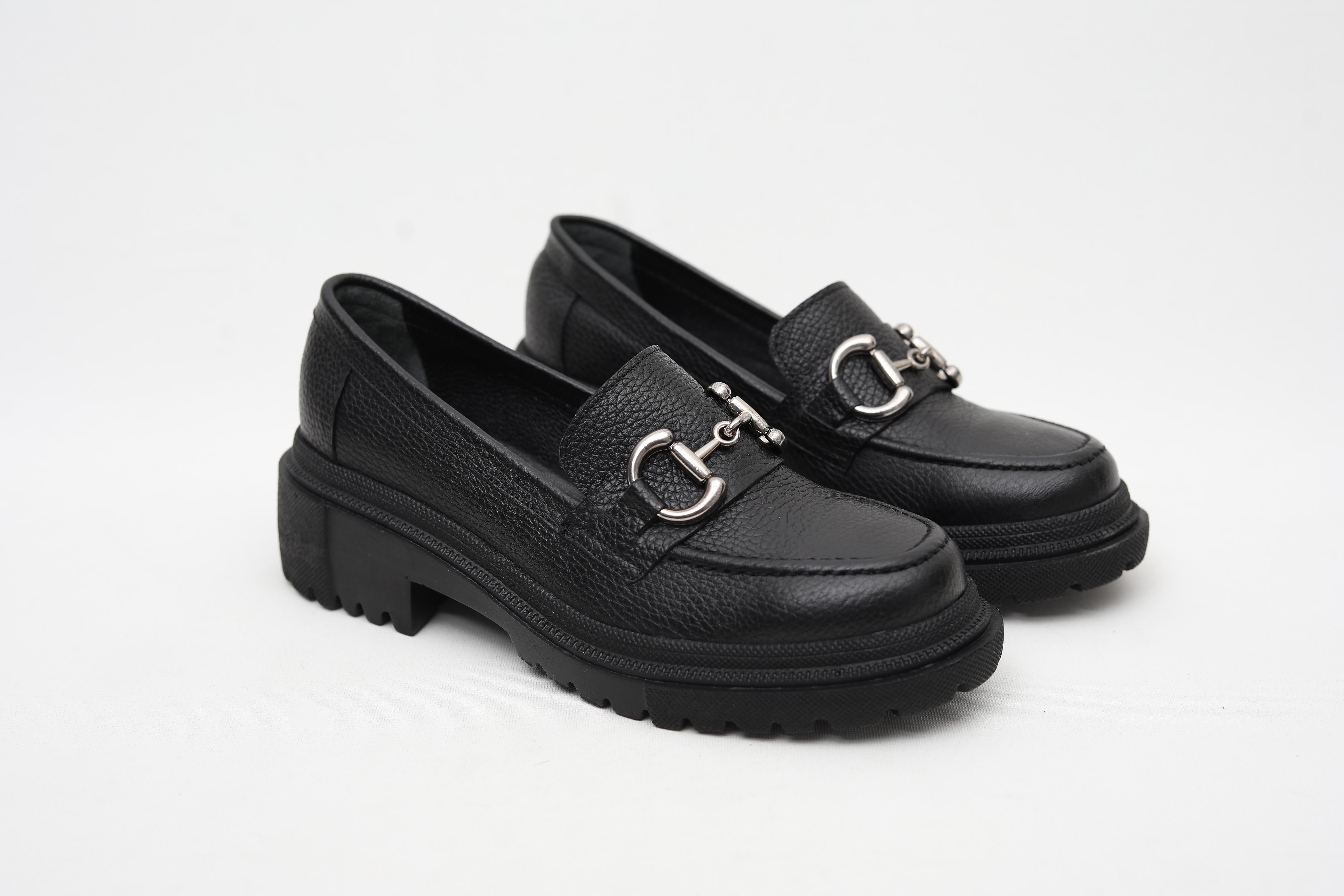 SİYAH TOKALI HAKİKİ DERİ KALIN TABAN LOAFER