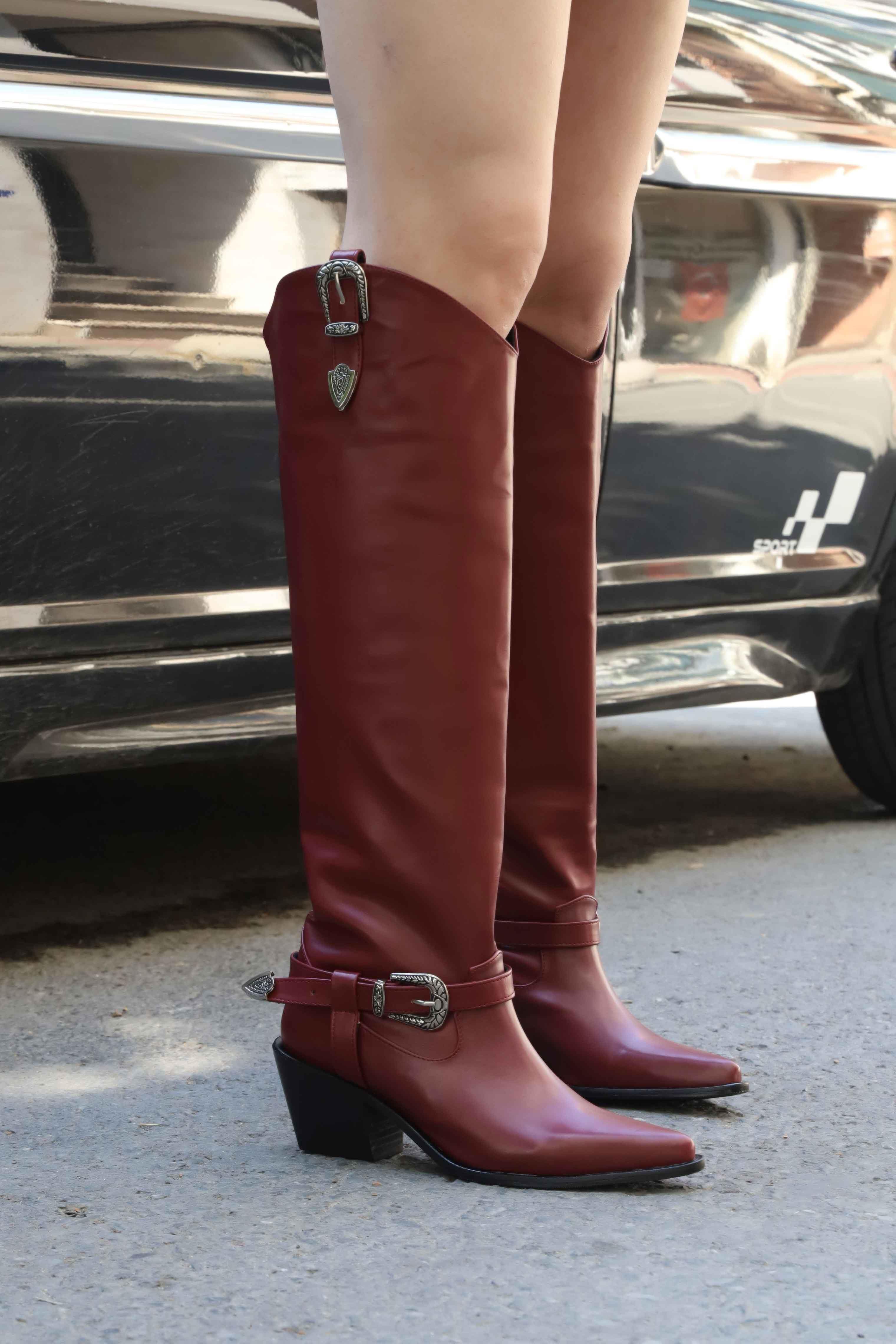 Bestello Bordo Toka Detaylı Dallas Çizme  