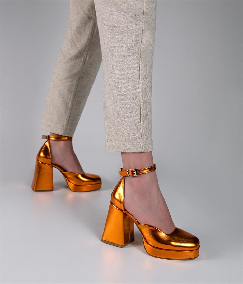 Libra Turuncu Metalik Deri Platformlu Sandalet 