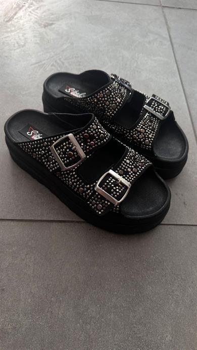 Lora Siyah Taş Detaylı Çift Tokalı Terlik