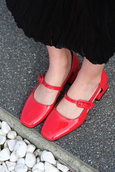Viva Kırmızı Toka Detaylı Topuklu  Ayakkabı