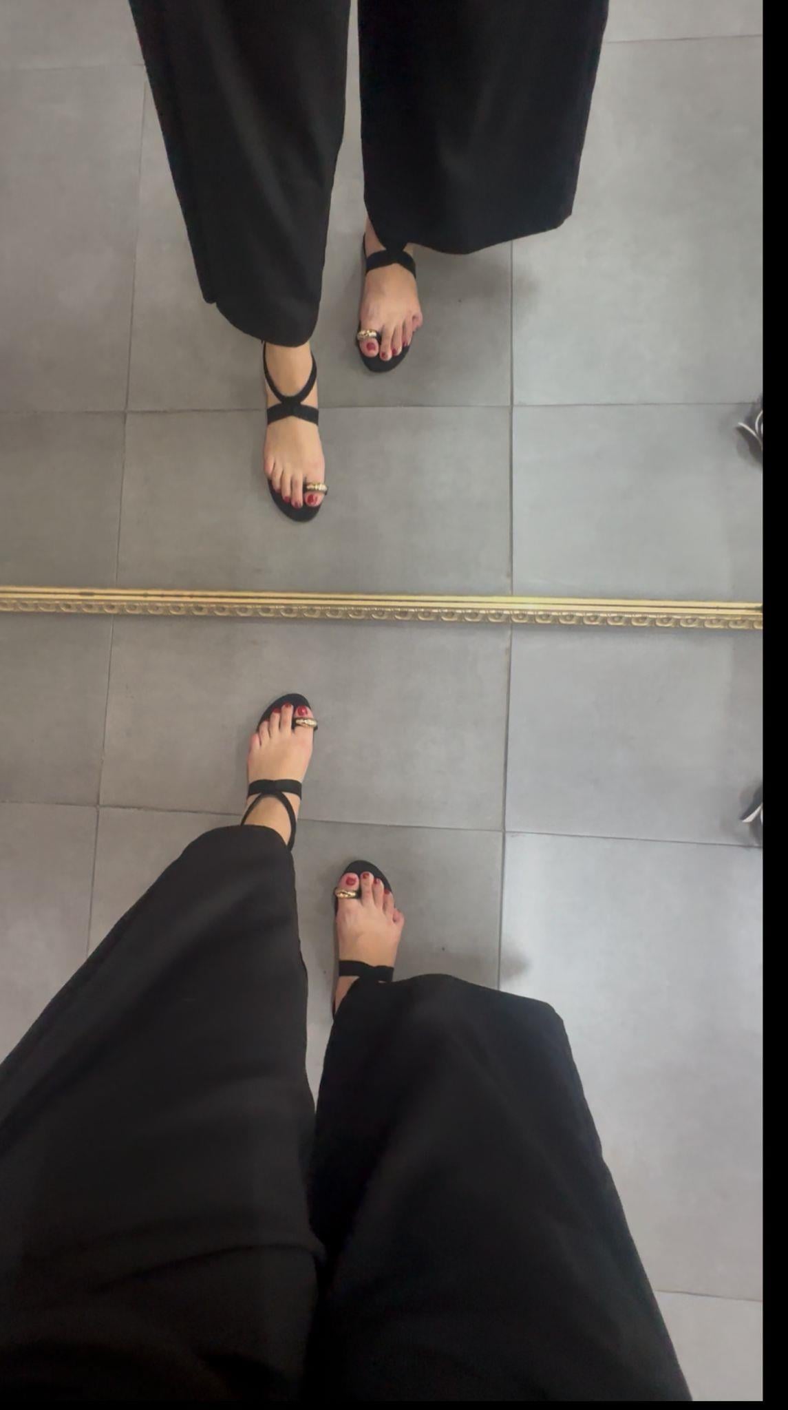 Amanda Siyah Toka Detaylı Sandalet