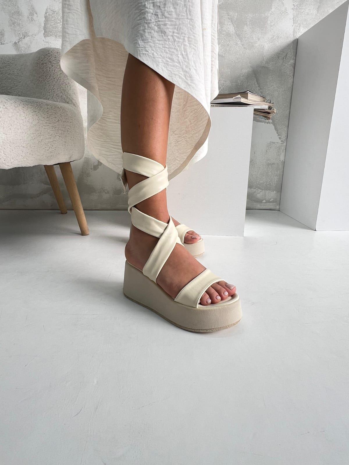 Banze Nude Bağcık Detaylı Sandalet