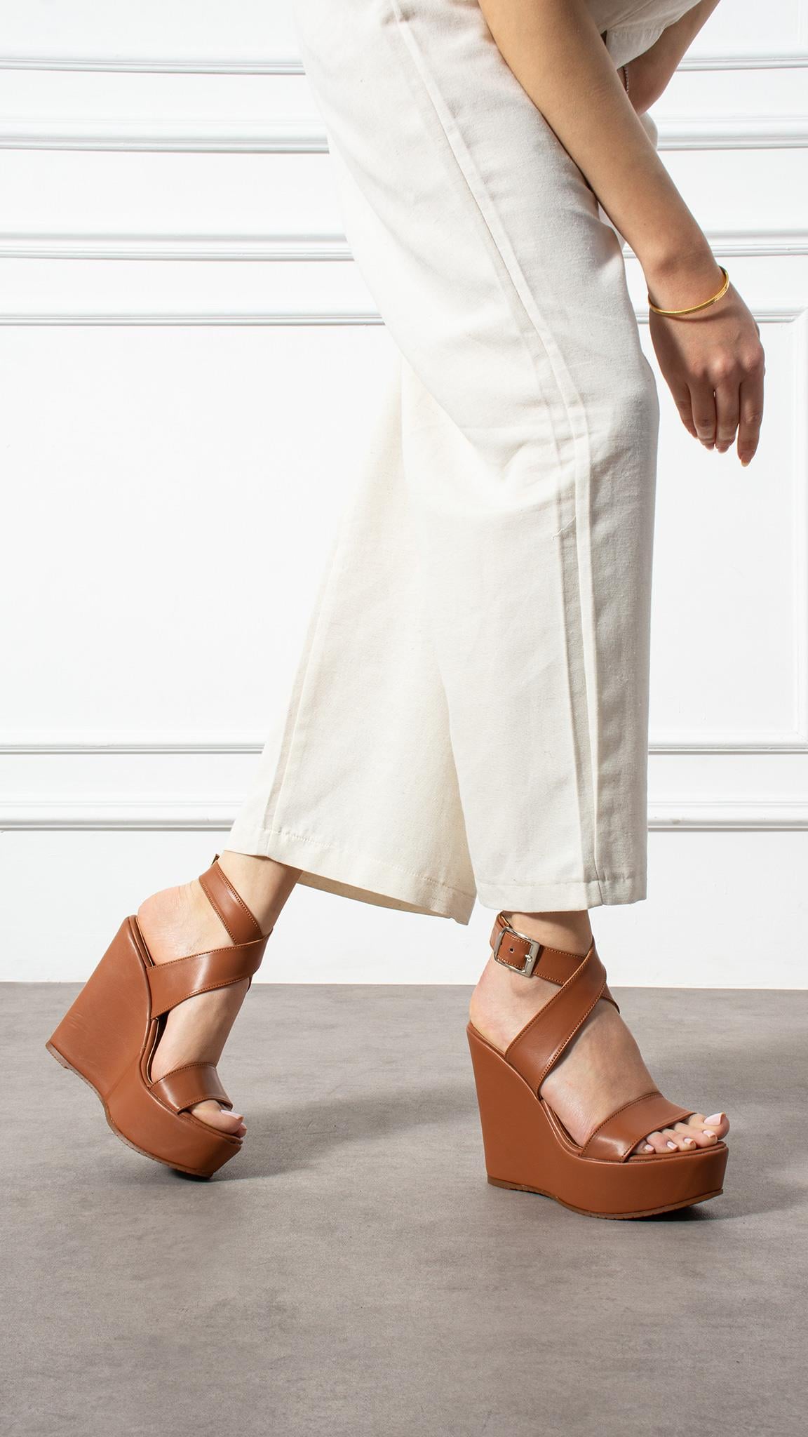 David Taba Dolgu Topuk Sandalet