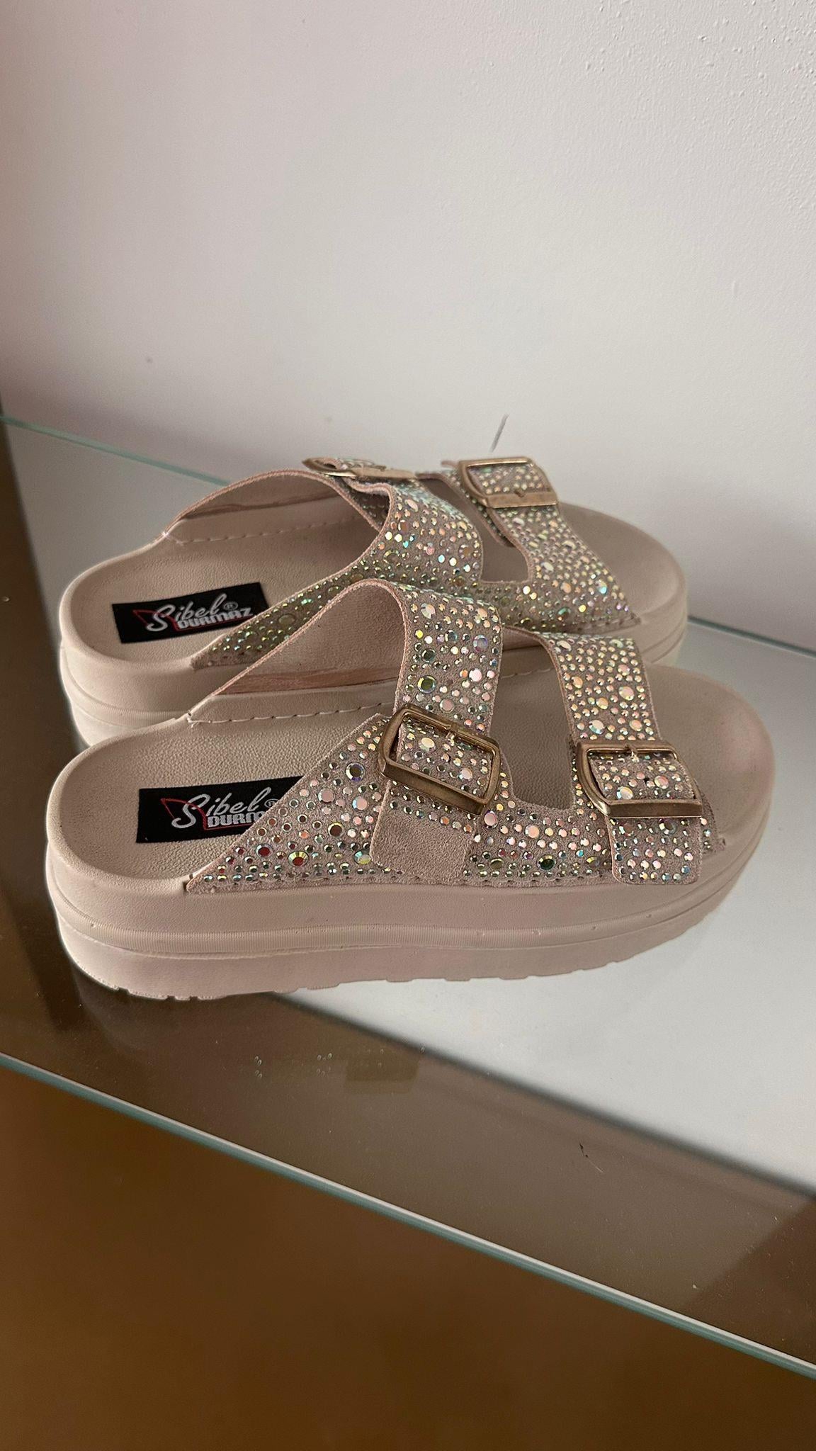 Lora Bej Taş Detaylı Çift Tokalı Terlik