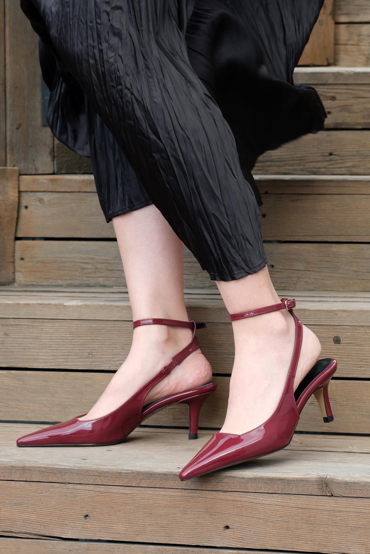 Miso Bordo Kemer Toka Detaylı Stiletto Sandalet
