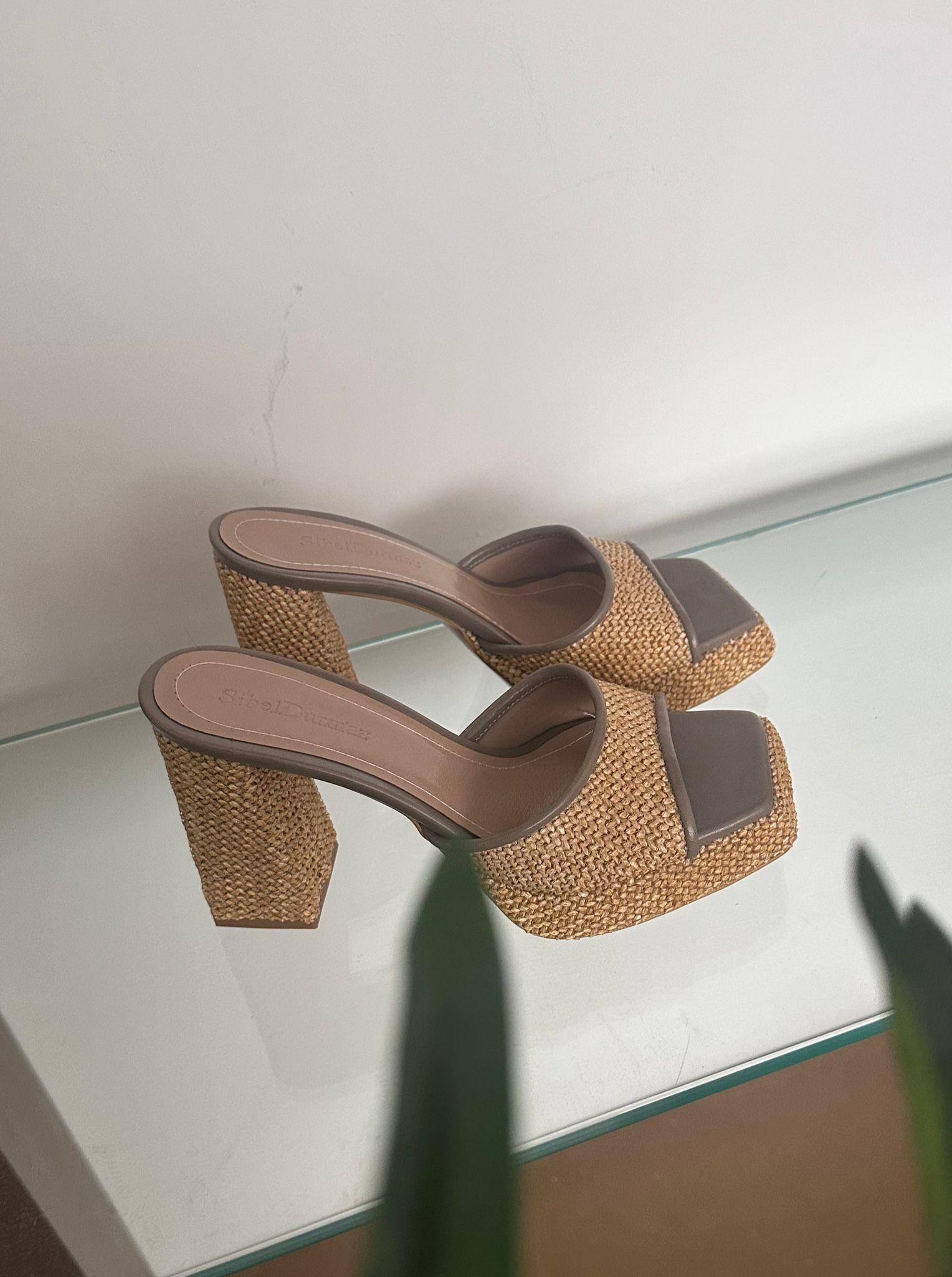 Oscar Hasır Nude Terlik