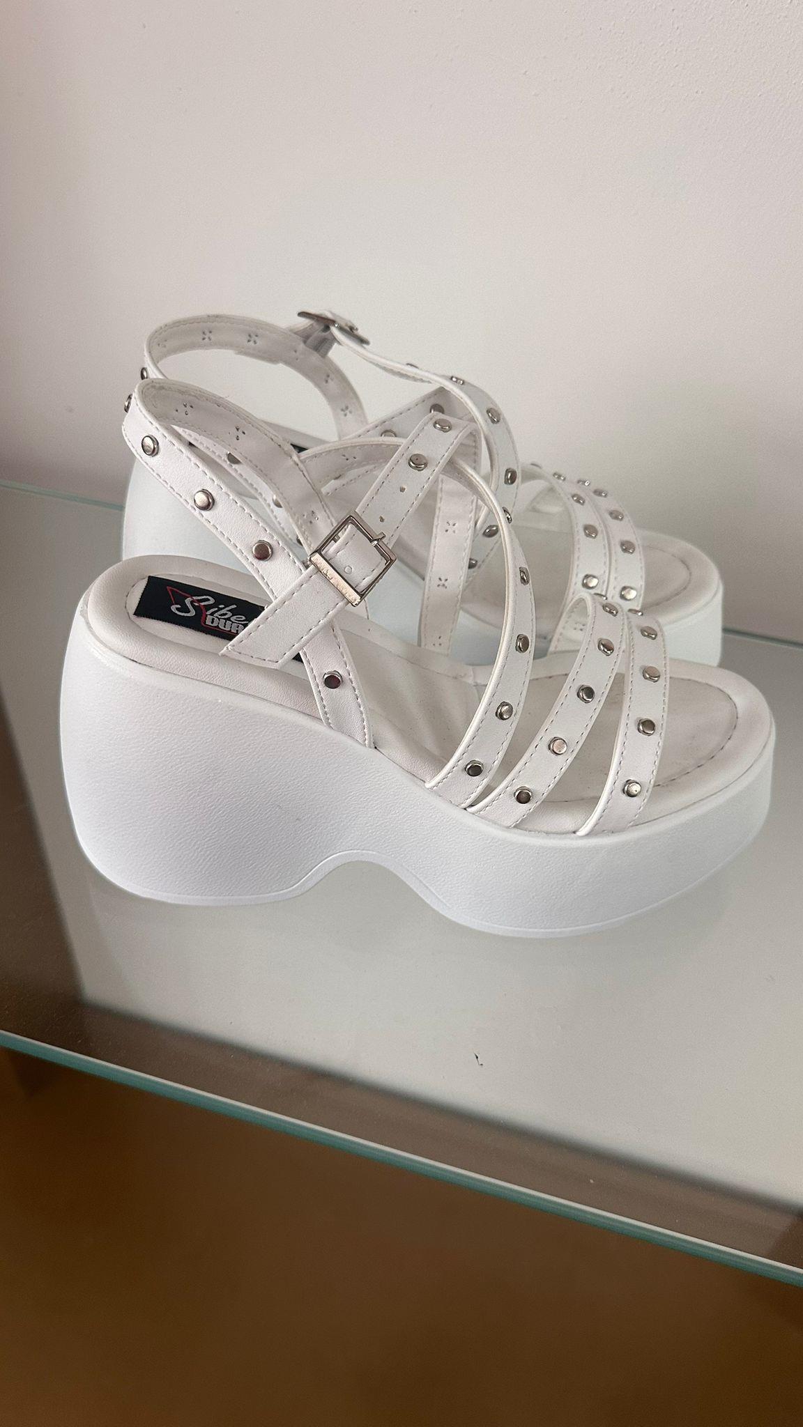 Polka Beyaz Trok Detaylı Sandalet