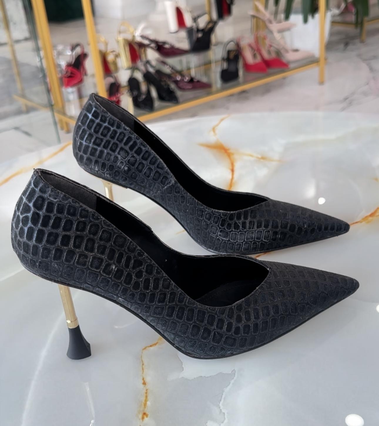 Siyah Desenli Gold Topuk  Stiletto