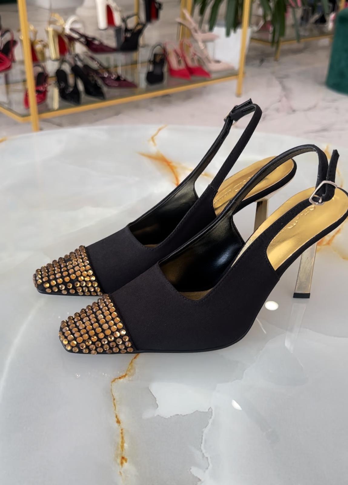 Siyah Taş Detaylı Gold Topuk  Stiletto