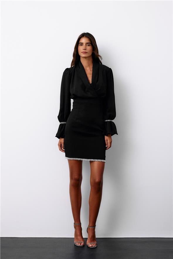 Aksesuar Detaylı Bluz - Siyah