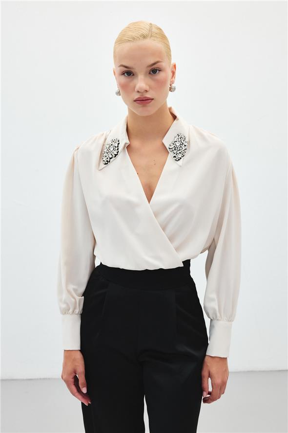 Aksesuar Detaylı Bodysuit Bluz - Bej