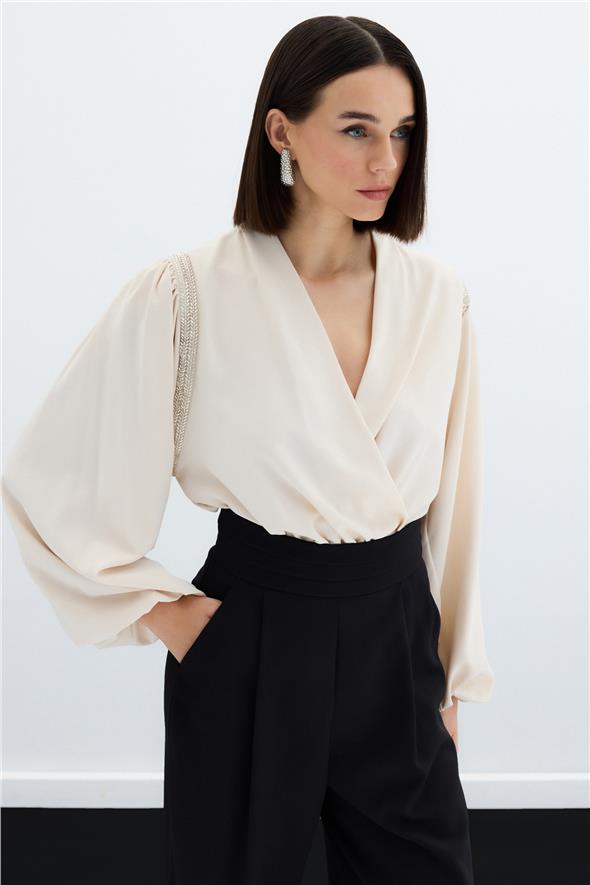 Aksesuar Detaylı Bodysuit Bluz - Bej