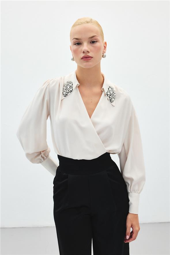 Aksesuar Detaylı Bodysuit Bluz - Bej