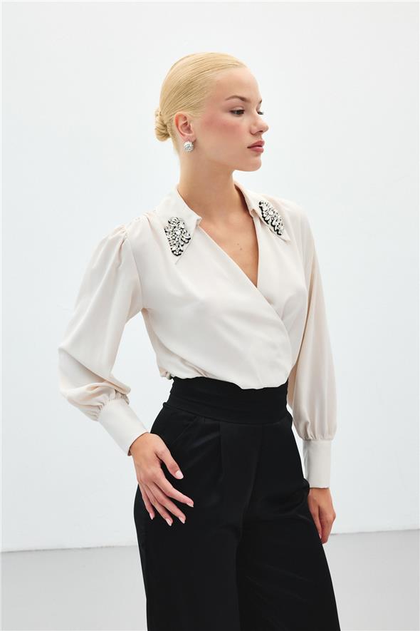 Aksesuar Detaylı Bodysuit Bluz - Bej