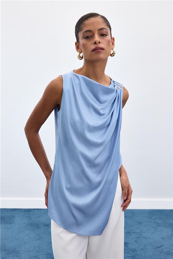 Aksesuar Detaylı Kolsuz Bluz - Bebe Mavi