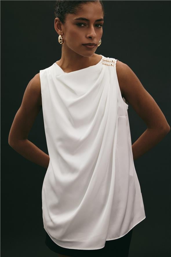 Aksesuar Detaylı Kolsuz Bluz - Ekru