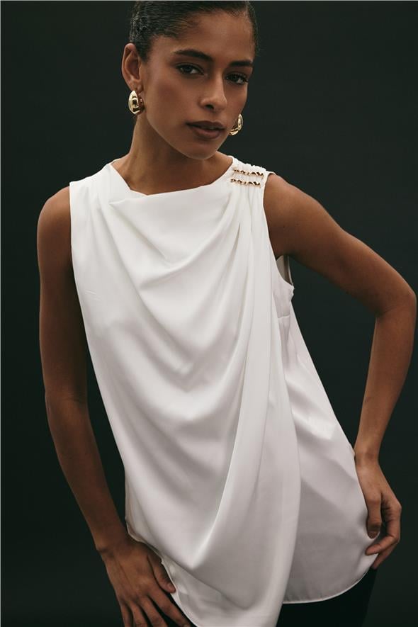 Aksesuar Detaylı Kolsuz Bluz - Ekru