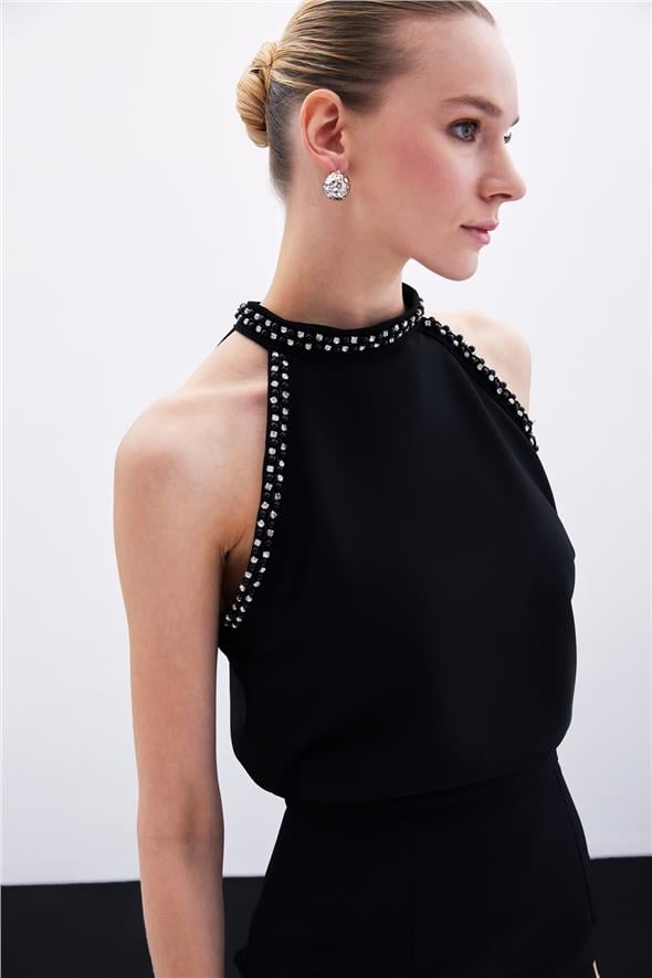 Aksesuar Detaylı Kolsuz Bluz - Siyah