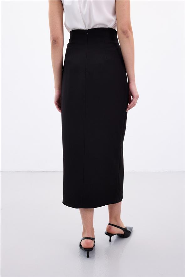 Aksesuar Kuşaklı Yırtmaçlı  Etek - Siyah