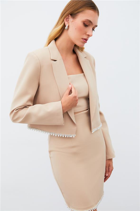 Aksesuarlı Kısa Ceket - Bej