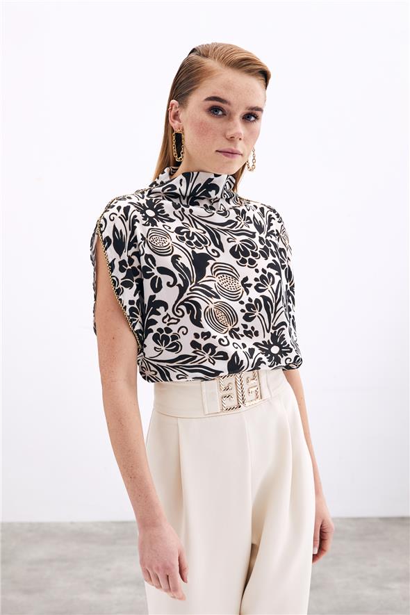 Aksesuarlı Yarasa Kol Bluz - Siyah